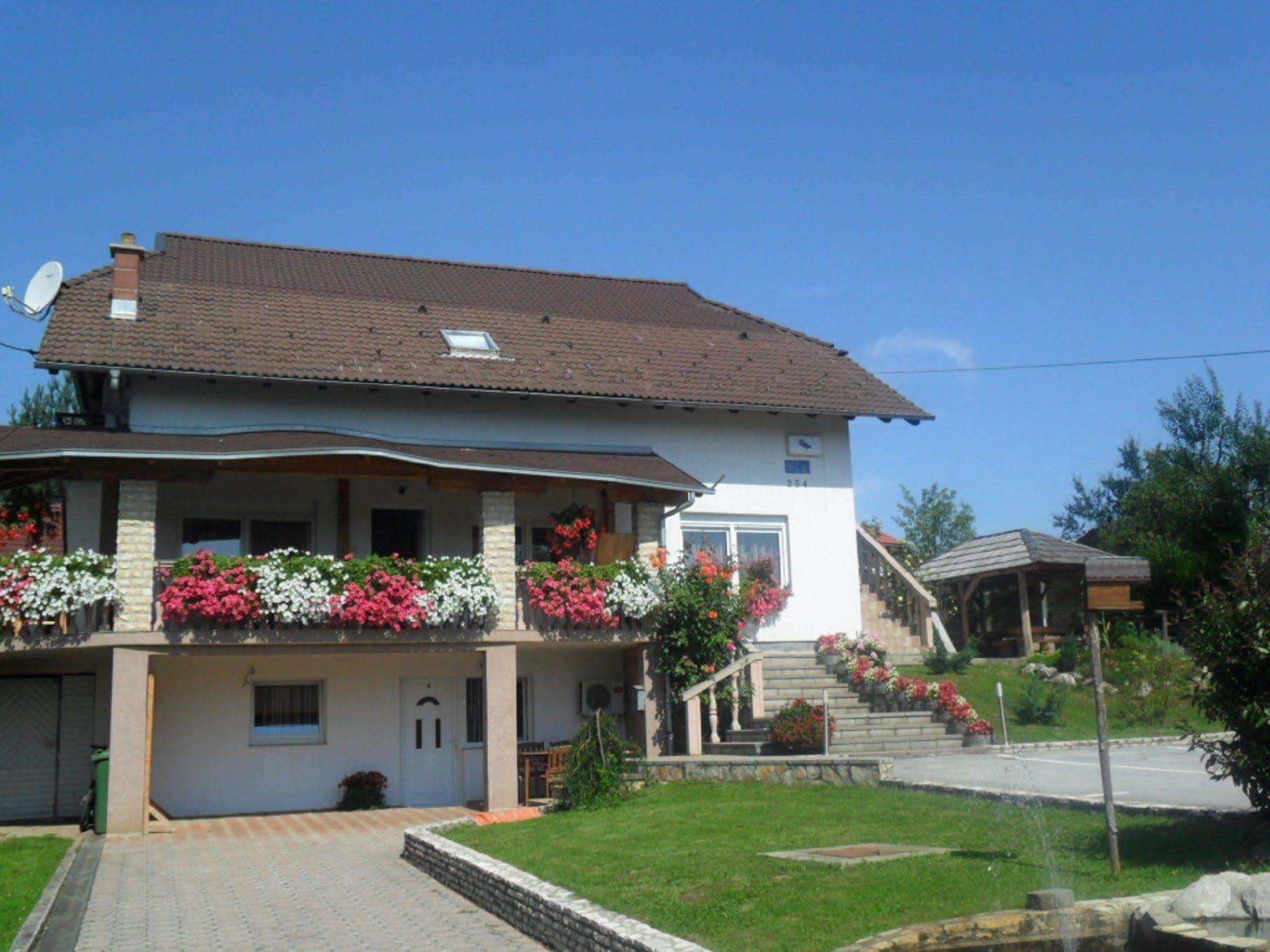 גרבובץ Guesthouse Sara מראה חיצוני תמונה