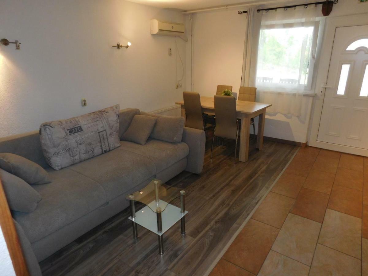 גרבובץ Guesthouse Sara מראה חיצוני תמונה